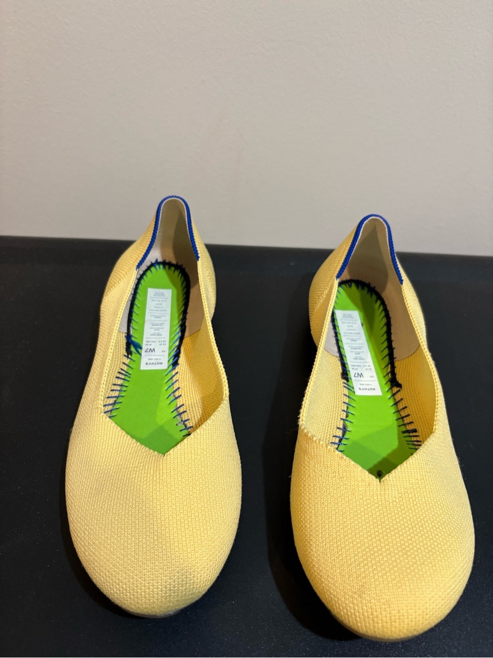 Rothys round toe flats - yellow Size 7